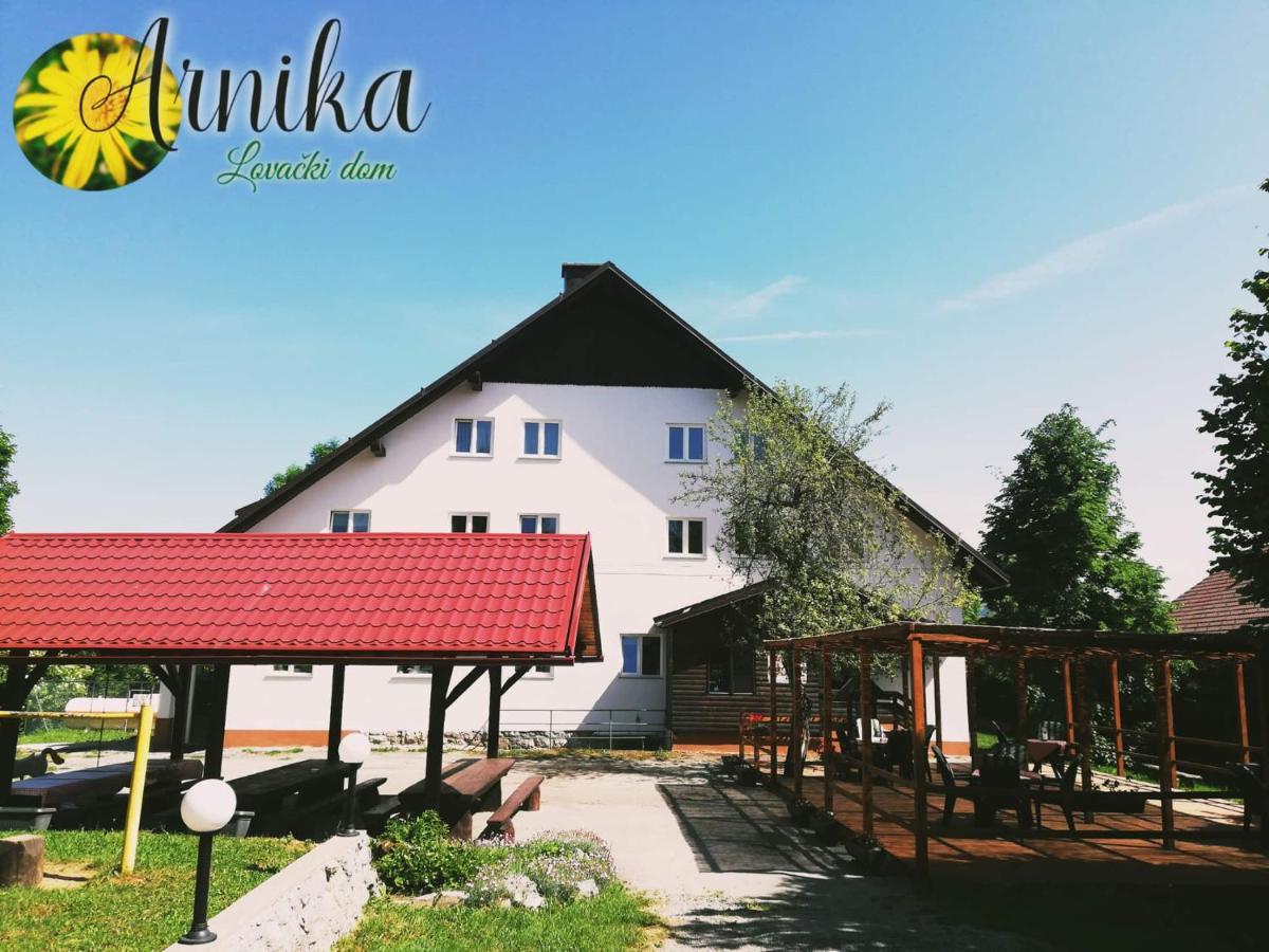 Guesthouse Arnika Fužine Exteriör bild